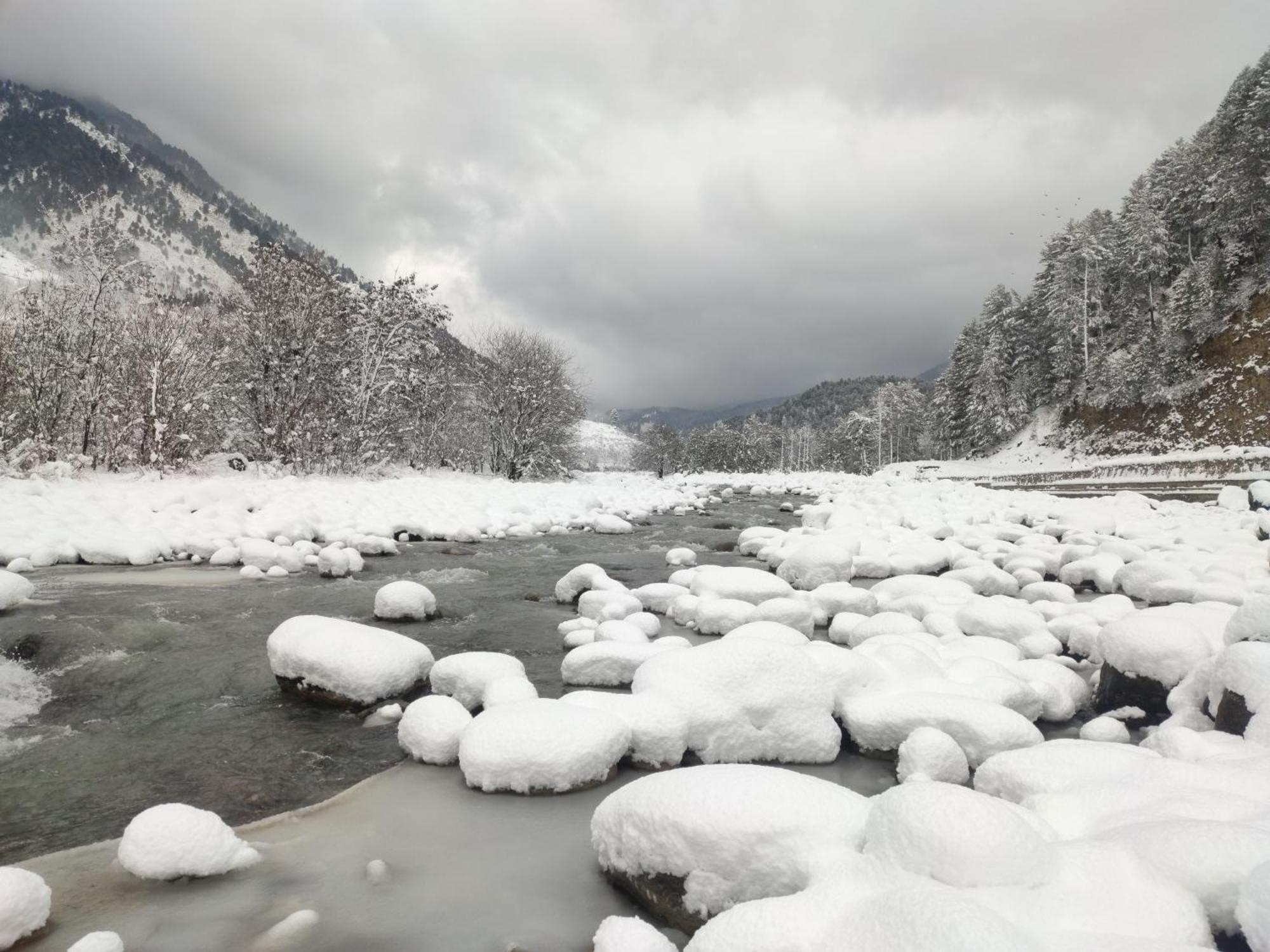 Dream River Resort Pahalgam Ngoại thất bức ảnh